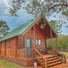 Cabin 11-Lakefront Sandy Beach-King Bed-Full Kitchen-Sleeping Loft-AC/Heat-Sleeps 6