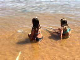5BR Lakefront Haven-Sandy Beach-Large Shaded Yard-Basketball-Volleyball and more-Free Kayaks and Paddle Boards - Image 5