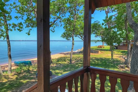 Cabin 6-Sandy Beach Lakefront- King Bed-Full Kitchen-Sleeping Loft-AC/Heat-Sleeps 6 - Image 1