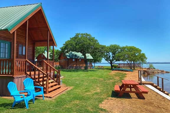 Cabin 2- Pet Friendly-Lakefront-King Bed-Full Kitchen-Sleeping Loft-AC/Heat/Sleeps 6 - Image 1