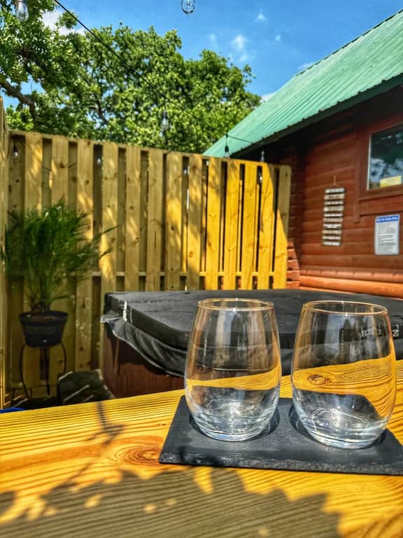 Cabin 3-Private Hot Tub-Pet Friendly-Lakefront-King bed-Full Kitchen-Sleeping Loft-AC/heat-Sleeps 6 - Image 4